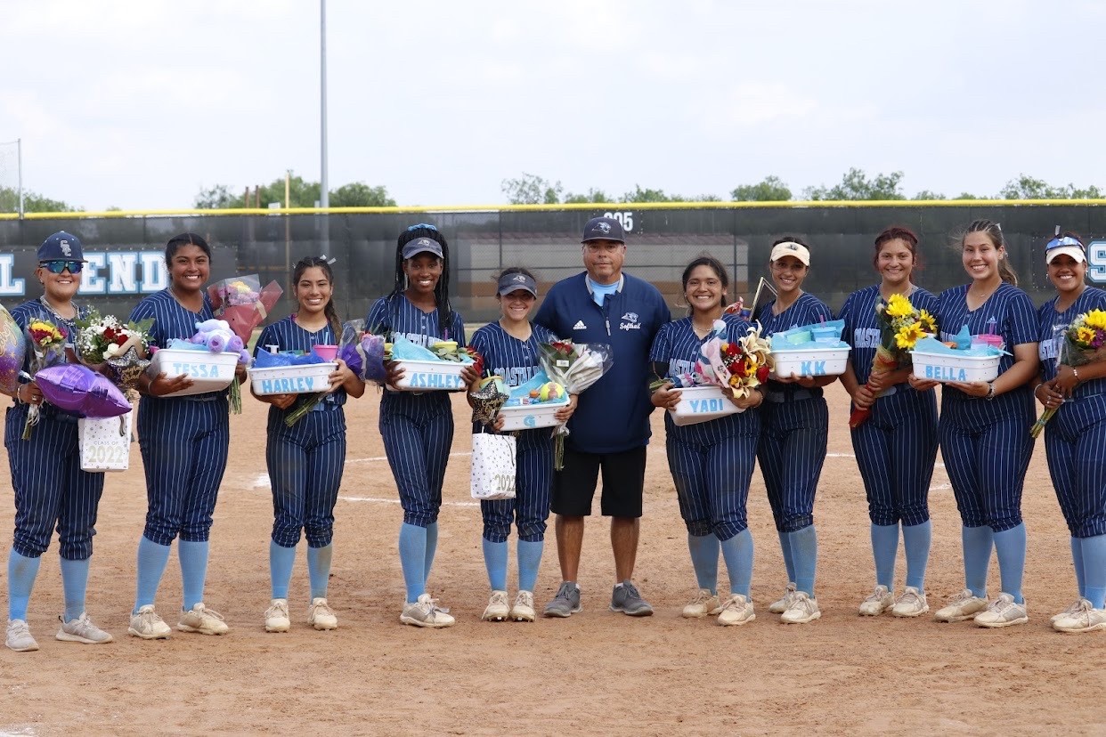 Cougars Take Care of Business Versus Dolphins on Sophomore Day
