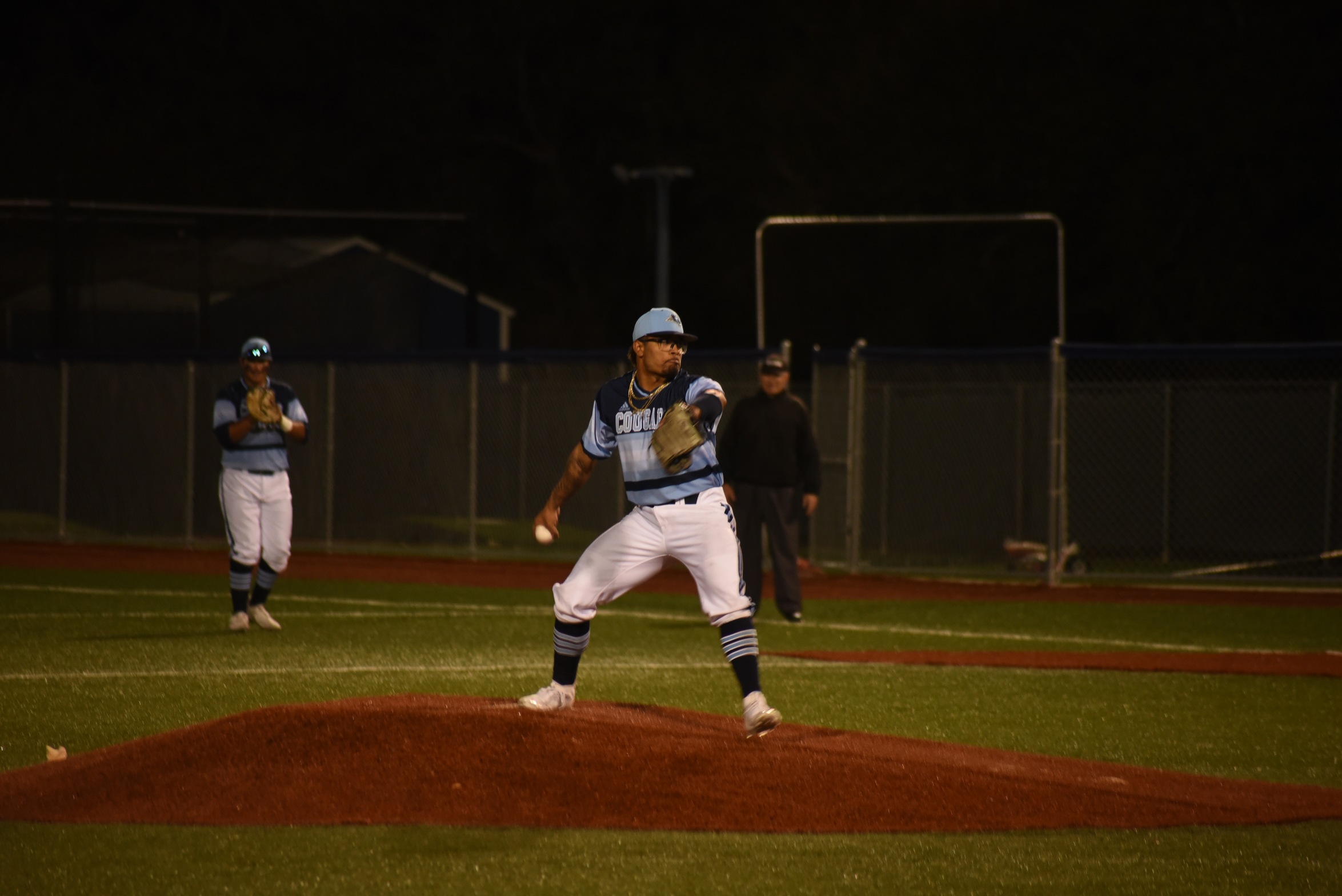 Cougars Split Home Doubleheader Versus Hilltoppers